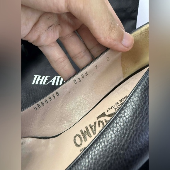 Salvatore Ferragamo Pumps, Size 7 - Picture 5 of 15